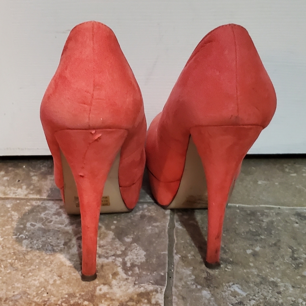 Heels - Picture 4 of 4